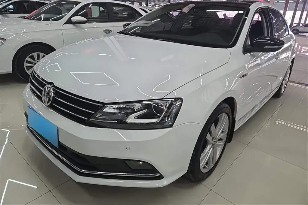 2018 Volkswagen Sagitar 1.4T 150HP L4 7DCT