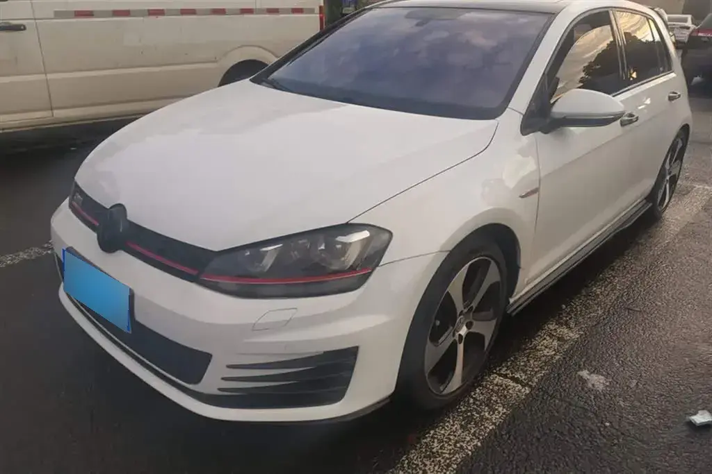 2016 Volkswagen GolfGTI 2.0T 220HP L4 7DCT