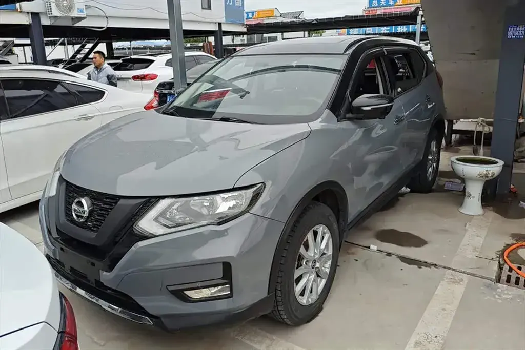 2017 Nissan X-Trail 2.0L 150HP L4 CVT
