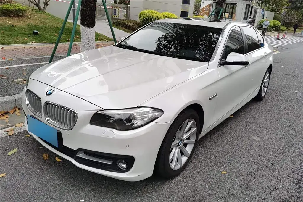 2014 BMW 5 Series 3.0T 306HP L6 8AT