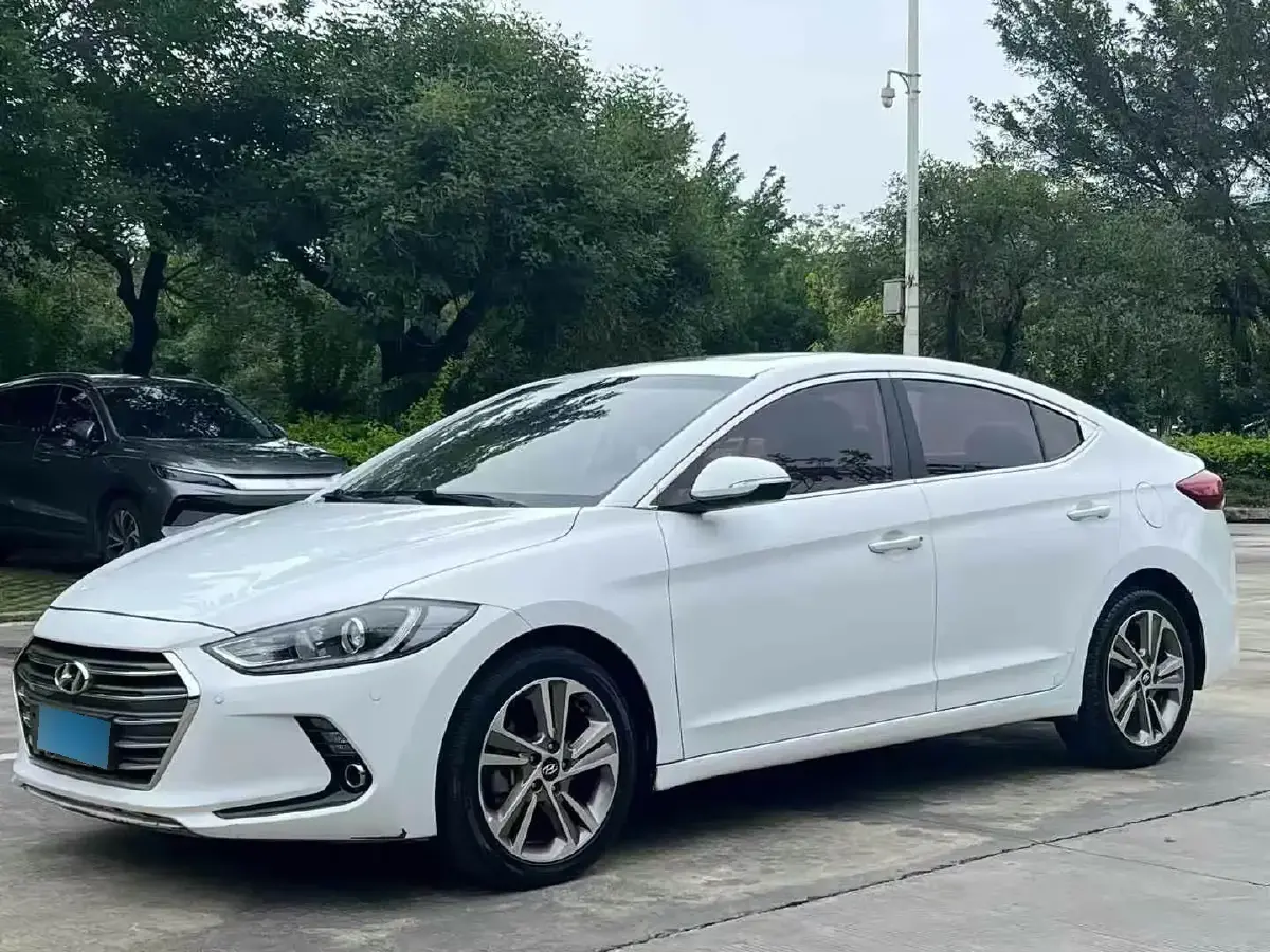 2016 Hyundai Elantra 1.6L 130HP L4 6AT