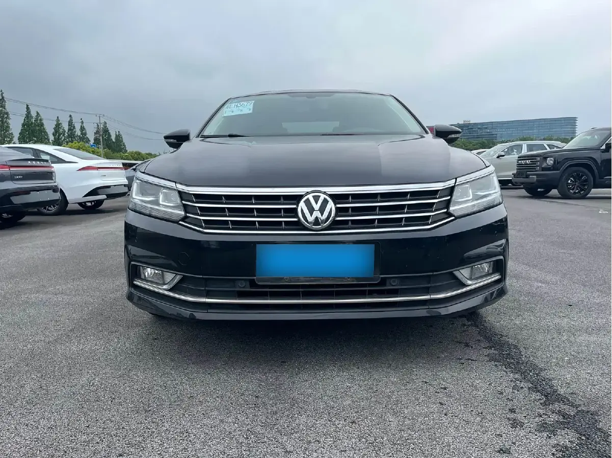 2017 Volkswagen Passat 1.8T 180HP L4 7DCT