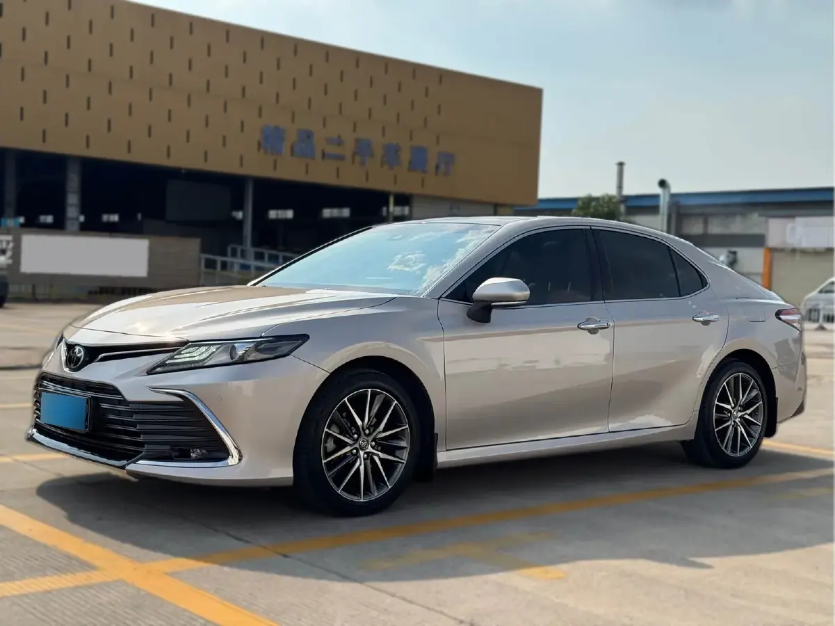 2021 Toyota Camry 2.5L 209HP L4 8AT