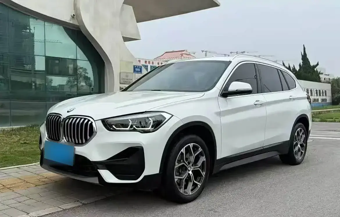 2021 BMW X1 2.0T 192HP L4 7DCT