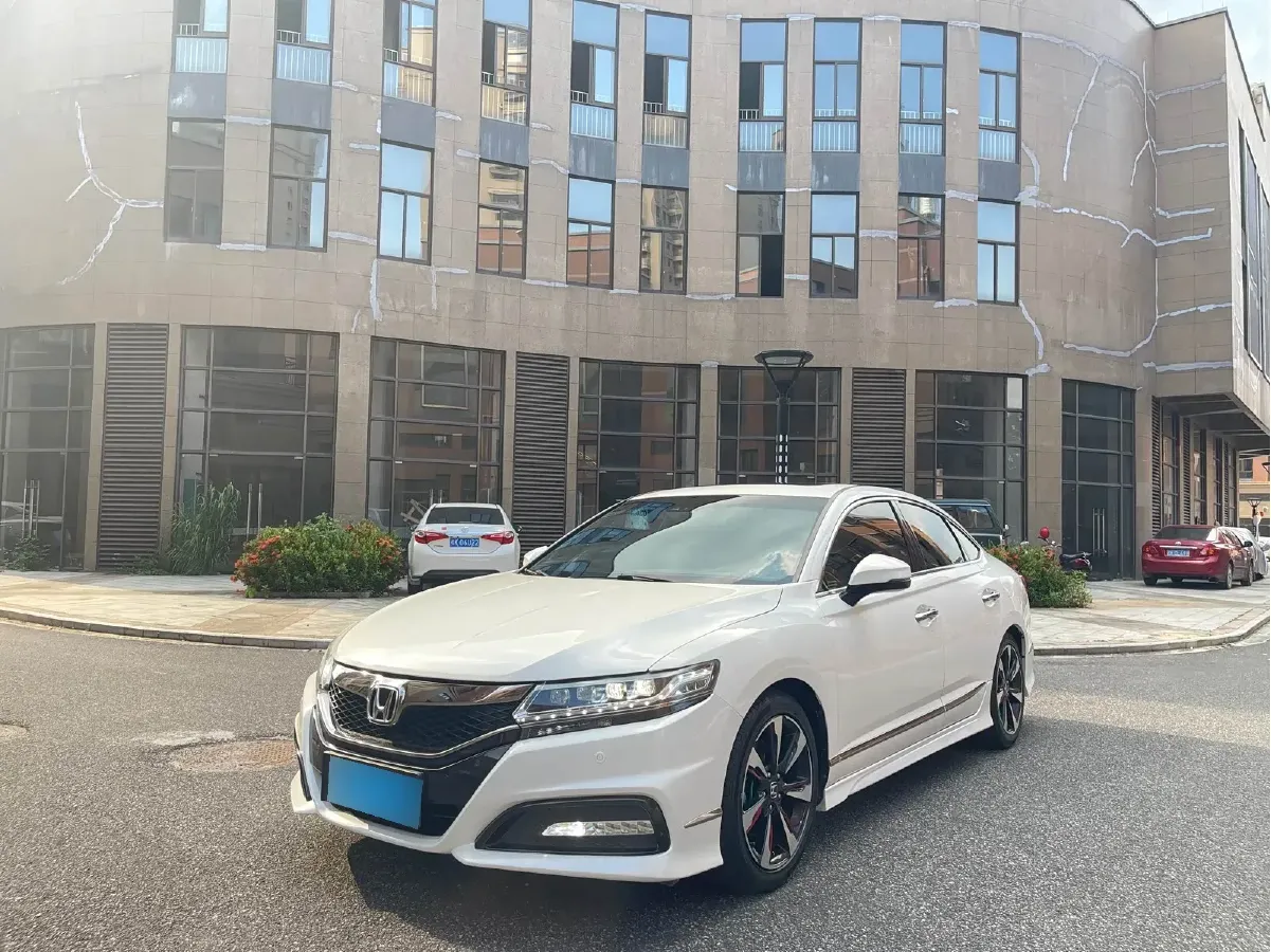 2015 Honda Spirior 2.4L 208HP L4 8DCT,autocango,china used car exporter,china ev exporter,chinese used car exporter,chinese used ev exporter