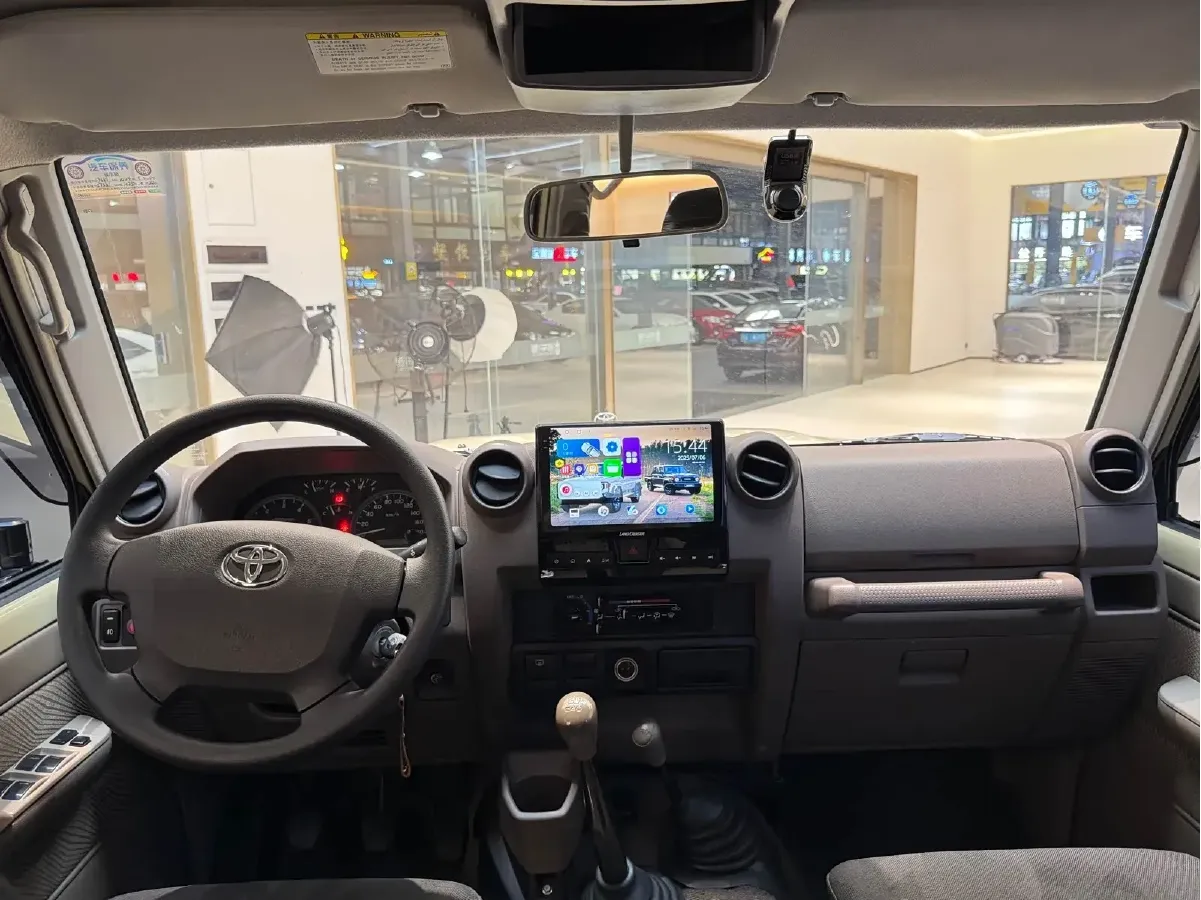 2011 Toyota FJ Cruiser 4.0L 272HP V6 5AT,autocango,china used car exporter,china ev exporter,chinese used car exporter,chinese used ev exporter