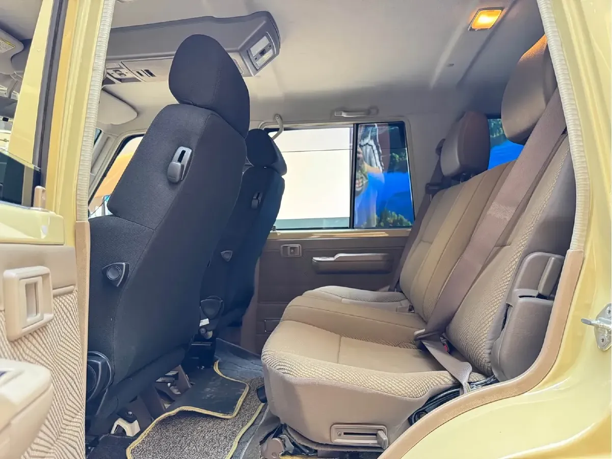 2011 Toyota FJ Cruiser 4.0L 272HP V6 5AT,autocango,china used car exporter,china ev exporter,chinese used car exporter,chinese used ev exporter