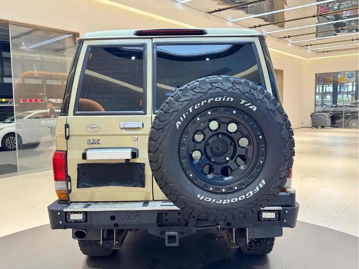 2011 Toyota FJ Cruiser 4.0L 272HP V6 5AT,autocango,china used car exporter,china ev exporter,chinese used car exporter,chinese used ev exporter