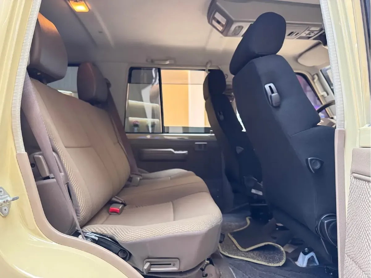 2011 Toyota FJ Cruiser 4.0L 272HP V6 5AT,autocango,china used car exporter,china ev exporter,chinese used car exporter,chinese used ev exporter