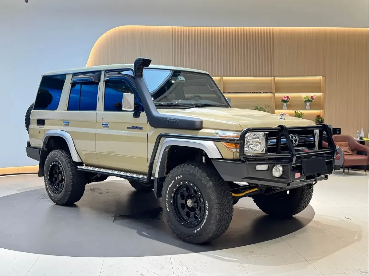 2011 Toyota FJ Cruiser 4.0L 272HP V6 5AT,autocango,china used car exporter,china ev exporter,chinese used car exporter,chinese used ev exporter