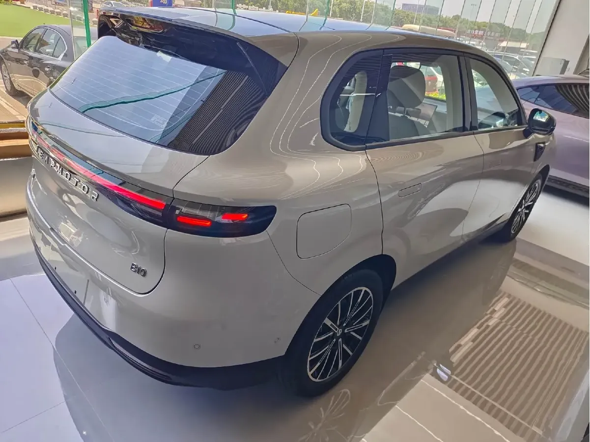 2025 Leapmotor B10 BEV 56.2KWH,autocango,china used car exporter,china ev exporter,chinese used car exporter,chinese used ev exporter