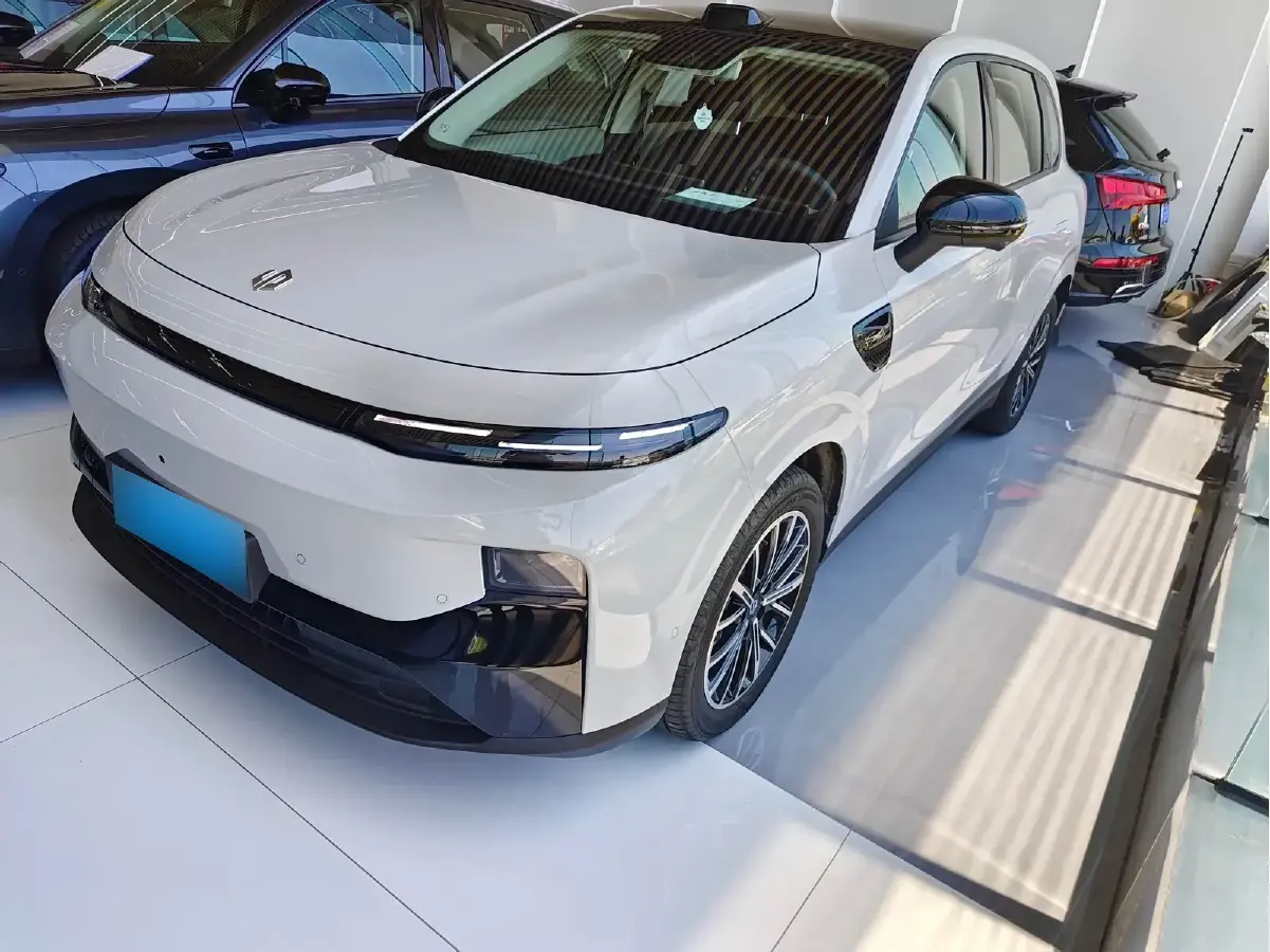 2025 Leapmotor B10 BEV 56.2KWH