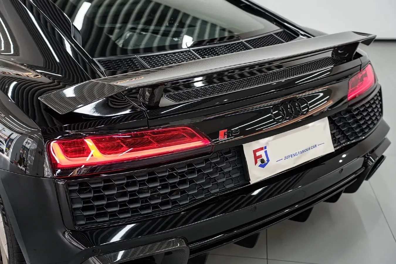 2021 Audi R8 5.2L 620HP V10 7DCT,autocango,china used car exporter,china ev exporter,chinese used car exporter,chinese used ev exporter