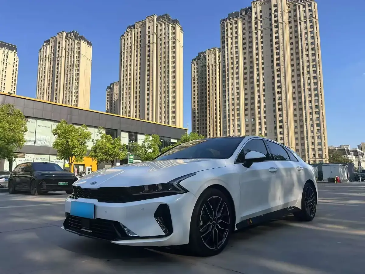 2020 Kia K5 2.0T 240HP L4 8AT