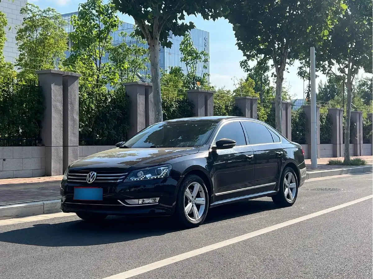 2015 Volkswagen Passat 1.8T 160HP L4 7DCT