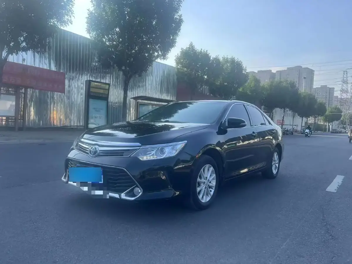 2016 Toyota Camry 2.5L 160HP L4 E-CVT Hybrid