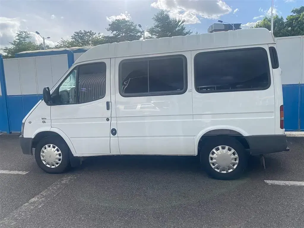 2013 Ford Classic Transit 2.8T 108HP L4 5MT,autocango,china used car exporter,china ev exporter,chinese used car exporter,chinese used ev exporter