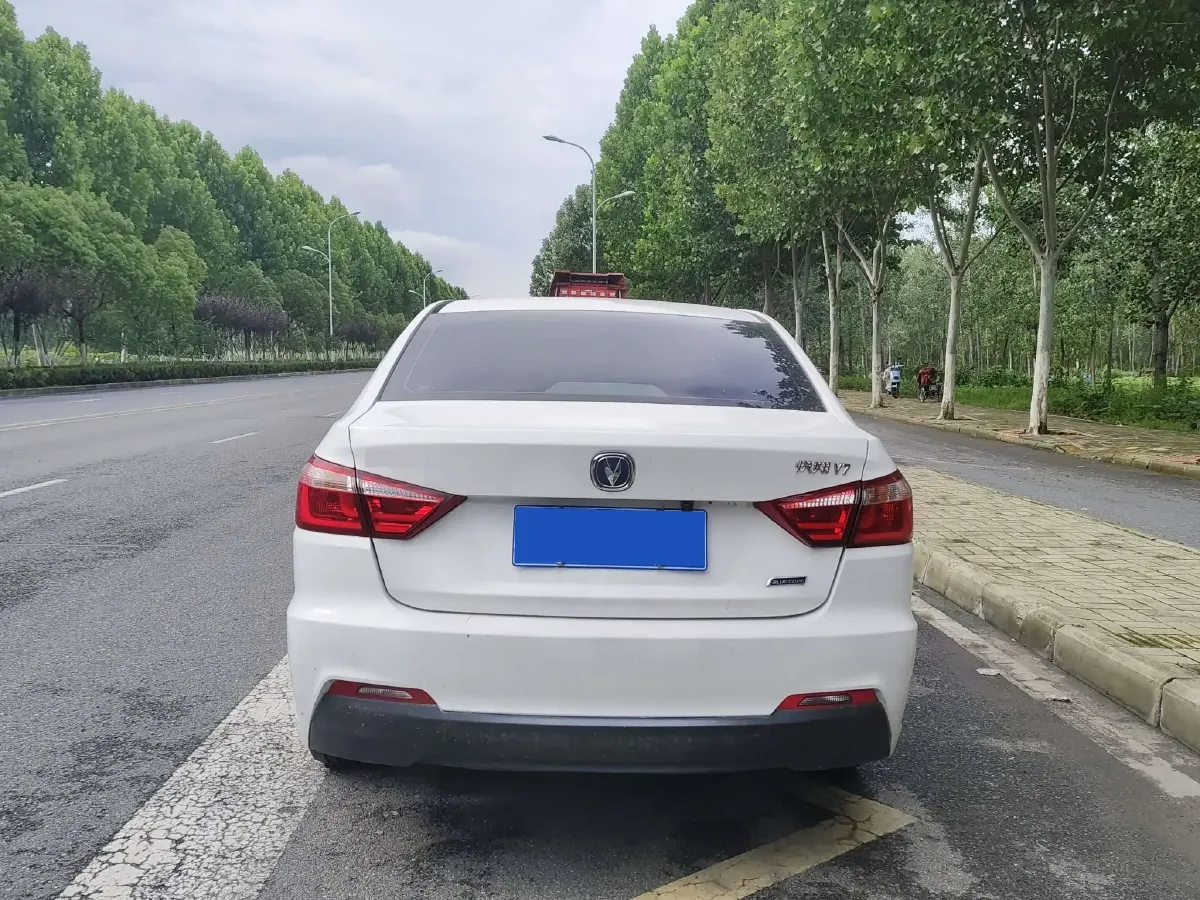 2015 ChangAn Alsvin V7 1.6L 124HP L4 5MT,autocango,china used car exporter,china ev exporter,chinese used car exporter,chinese used ev exporter