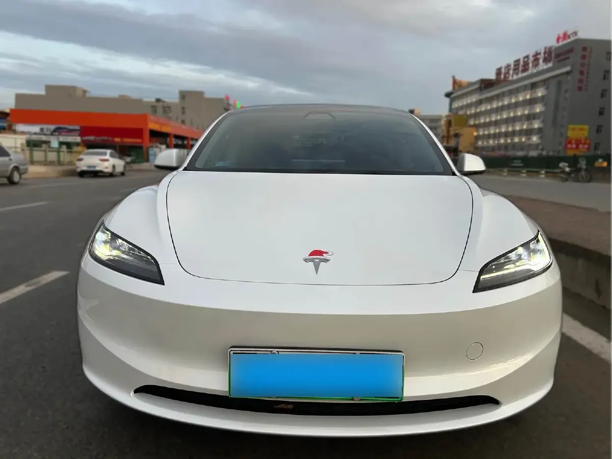 2023 Tesla Model 3 BEV 60KWH