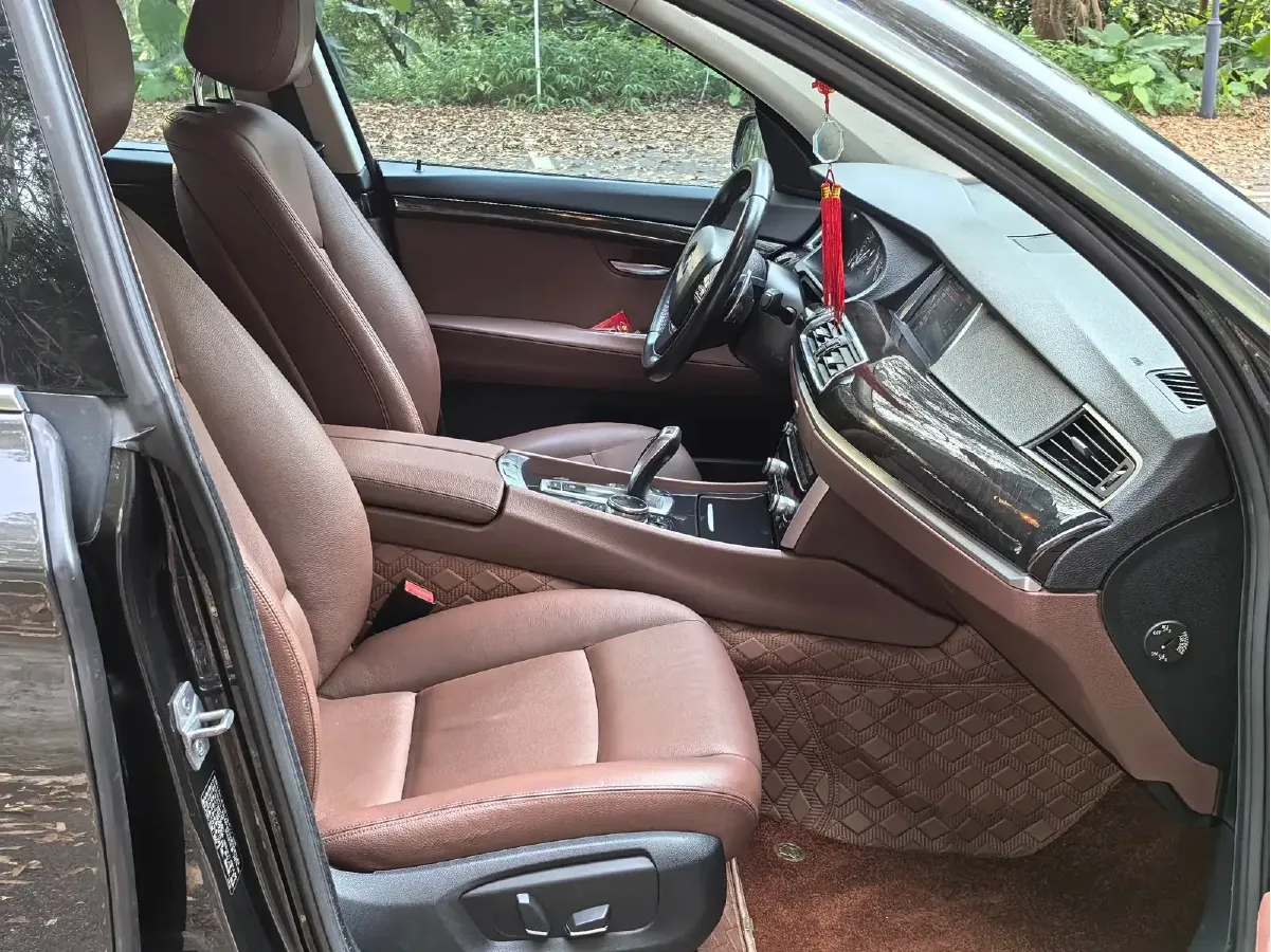 2014 BMW 5 Series GT 3.0T 306HP L6 8AT,autocango,china used car exporter,china ev exporter,chinese used car exporter,chinese used ev exporter