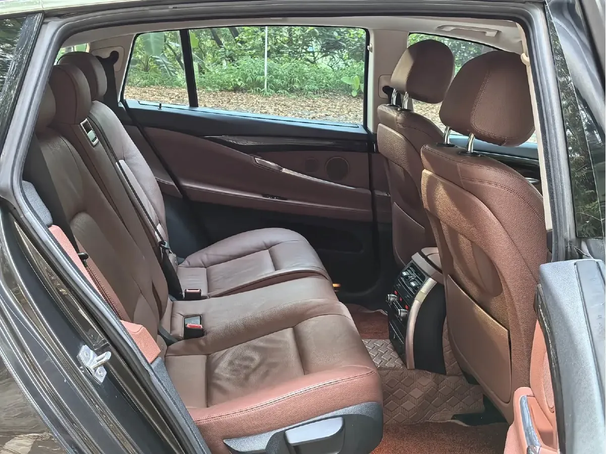 2014 BMW 5 Series GT 3.0T 306HP L6 8AT,autocango,china used car exporter,china ev exporter,chinese used car exporter,chinese used ev exporter