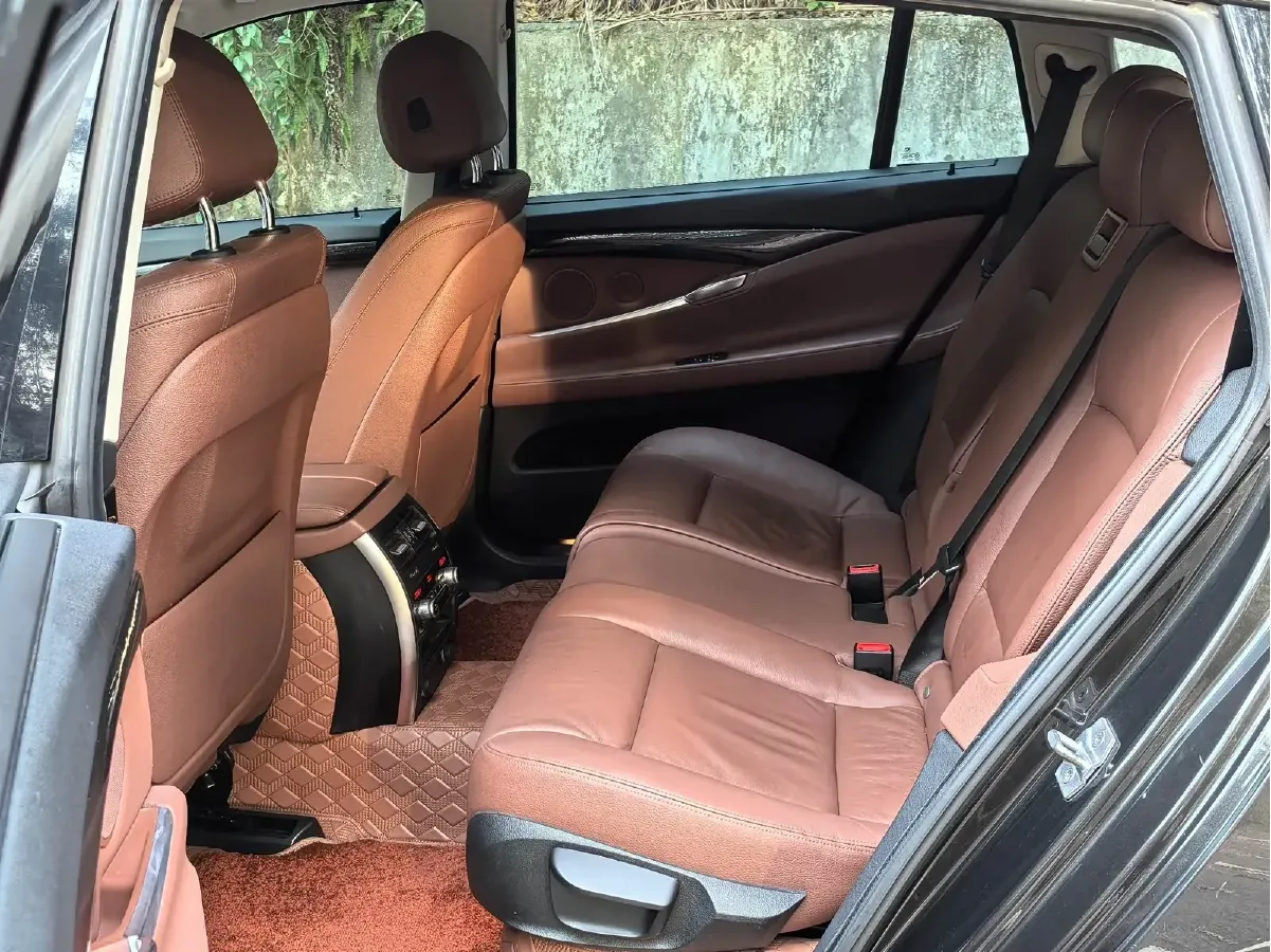 2014 BMW 5 Series GT 3.0T 306HP L6 8AT,autocango,china used car exporter,china ev exporter,chinese used car exporter,chinese used ev exporter