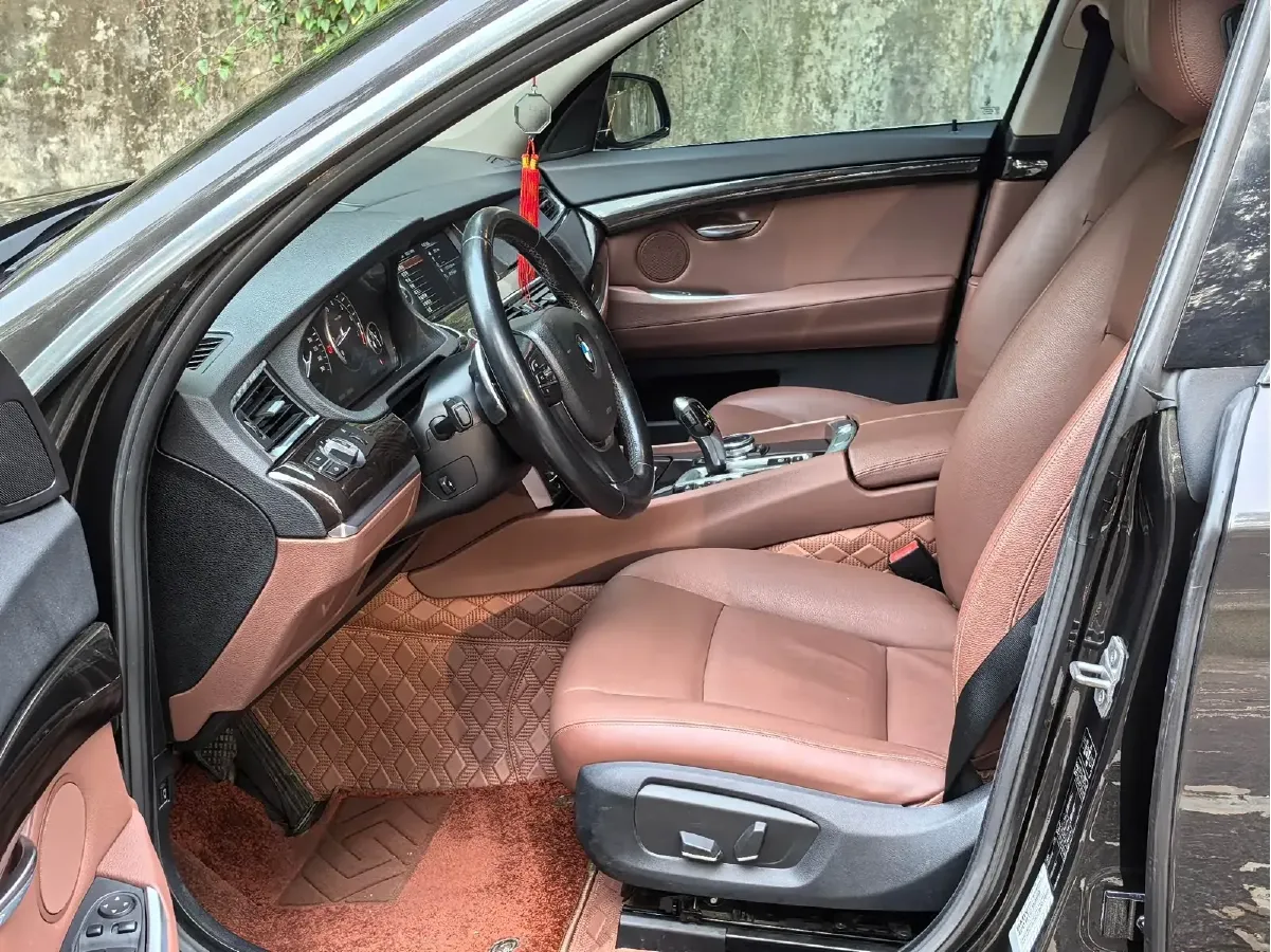 2014 BMW 5 Series GT 3.0T 306HP L6 8AT,autocango,china used car exporter,china ev exporter,chinese used car exporter,chinese used ev exporter