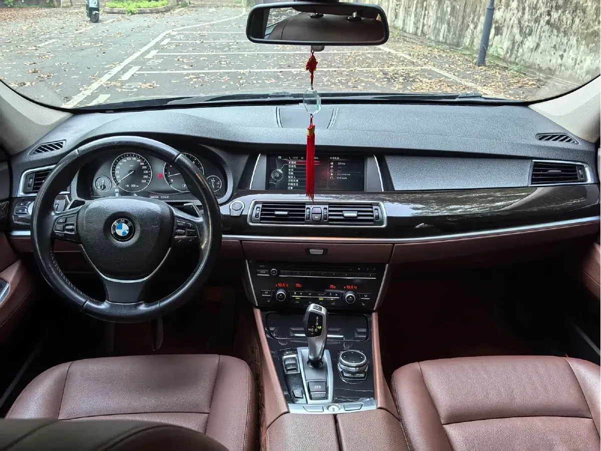 2014 BMW 5 Series GT 3.0T 306HP L6 8AT,autocango,china used car exporter,china ev exporter,chinese used car exporter,chinese used ev exporter