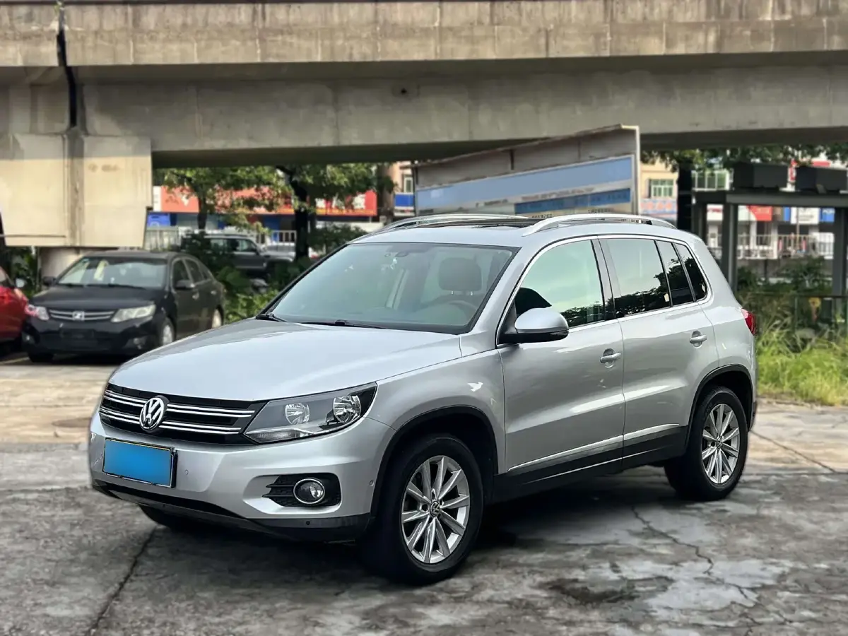 2012 Volkswagen Tiguan 2.0T 170HP L4 6AT