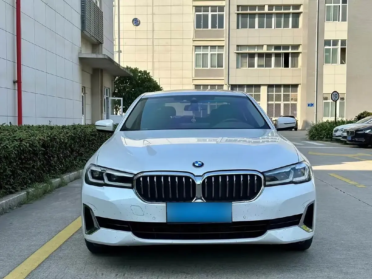 2021 BMW 5 Series 2.0T 184HP L4 8AT