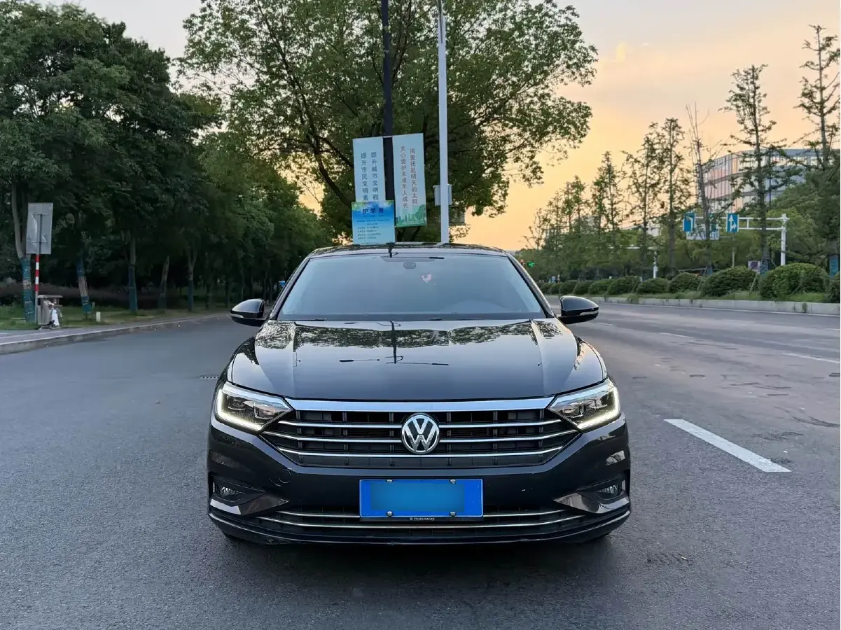 2020 Volkswagen Sagitar 1.4T 150HP L4 7DCT