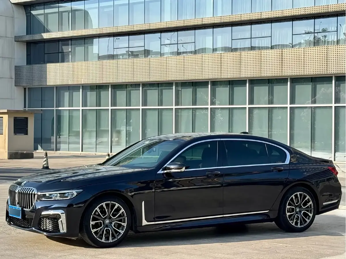 2018 BMW 7 Series 2.0T 258HP L4 8AT