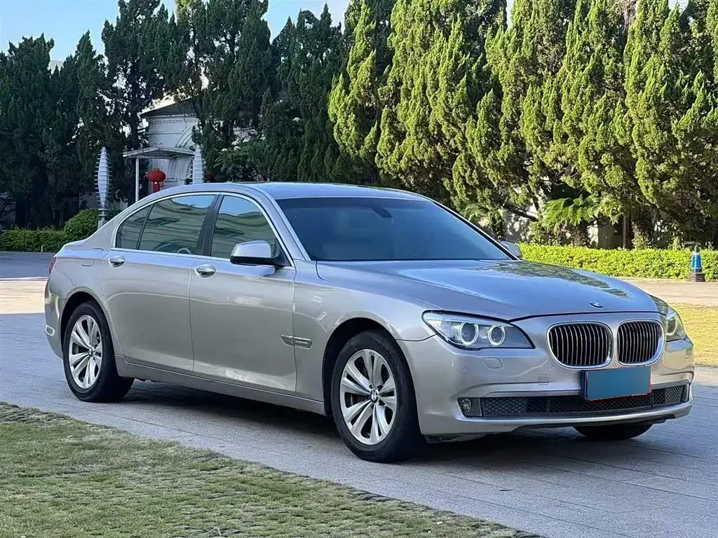 2009 BMW 7 Series 3.0L 258HP L6 6AT