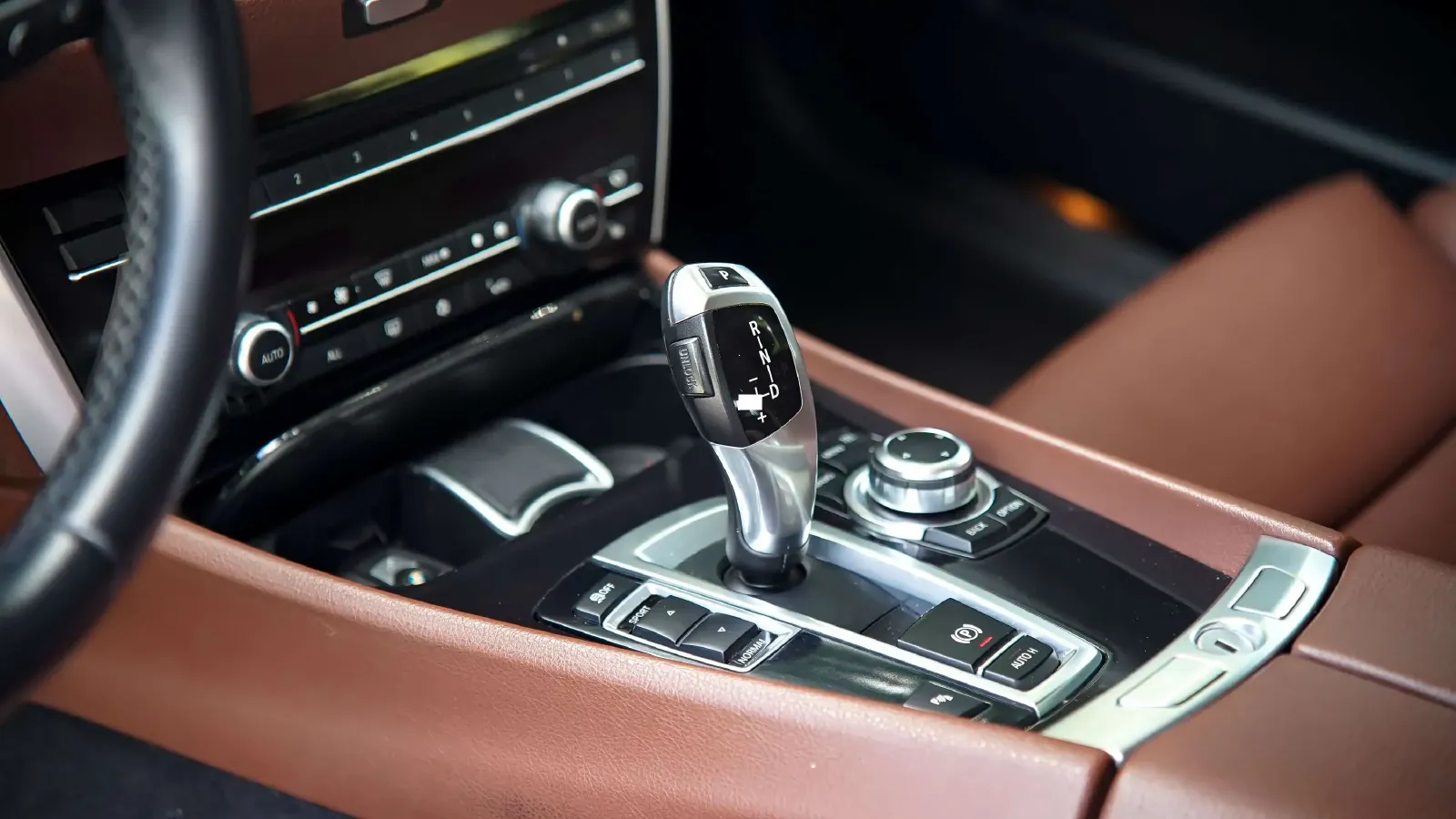 2010 BMW 5 Series GT 3.0T 306HP L6 8AT,autocango,china used car exporter,china ev exporter,chinese used car exporter,chinese used ev exporter