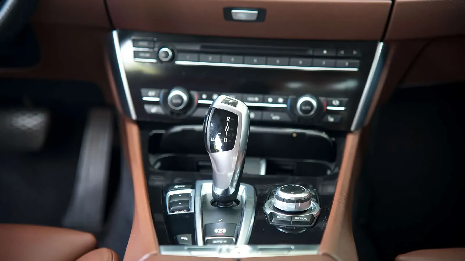 2010 BMW 5 Series GT 3.0T 306HP L6 8AT,autocango,china used car exporter,china ev exporter,chinese used car exporter,chinese used ev exporter