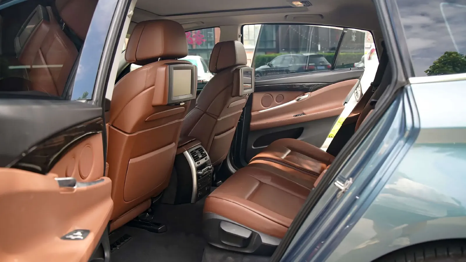 2010 BMW 5 Series GT 3.0T 306HP L6 8AT,autocango,china used car exporter,china ev exporter,chinese used car exporter,chinese used ev exporter