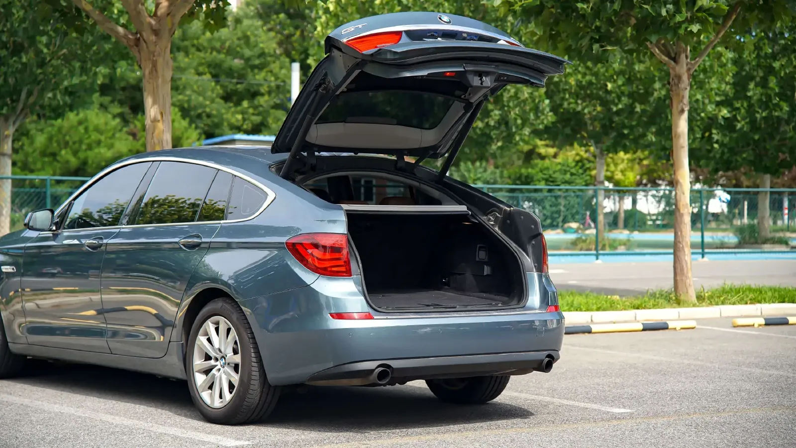 2010 BMW 5 Series GT 3.0T 306HP L6 8AT,autocango,china used car exporter,china ev exporter,chinese used car exporter,chinese used ev exporter