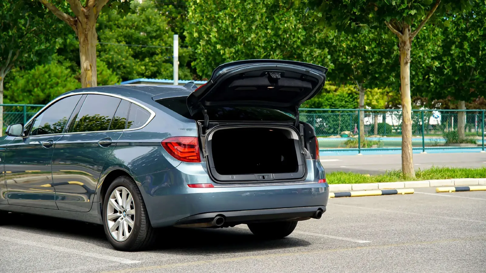 2010 BMW 5 Series GT 3.0T 306HP L6 8AT,autocango,china used car exporter,china ev exporter,chinese used car exporter,chinese used ev exporter