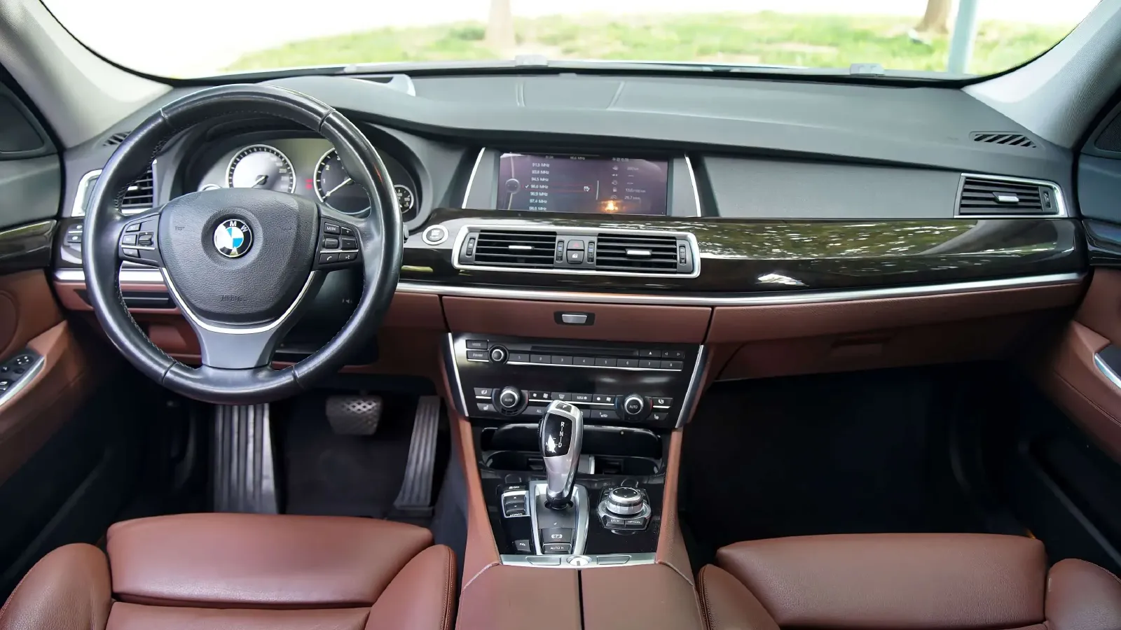 2010 BMW 5 Series GT 3.0T 306HP L6 8AT,autocango,china used car exporter,china ev exporter,chinese used car exporter,chinese used ev exporter