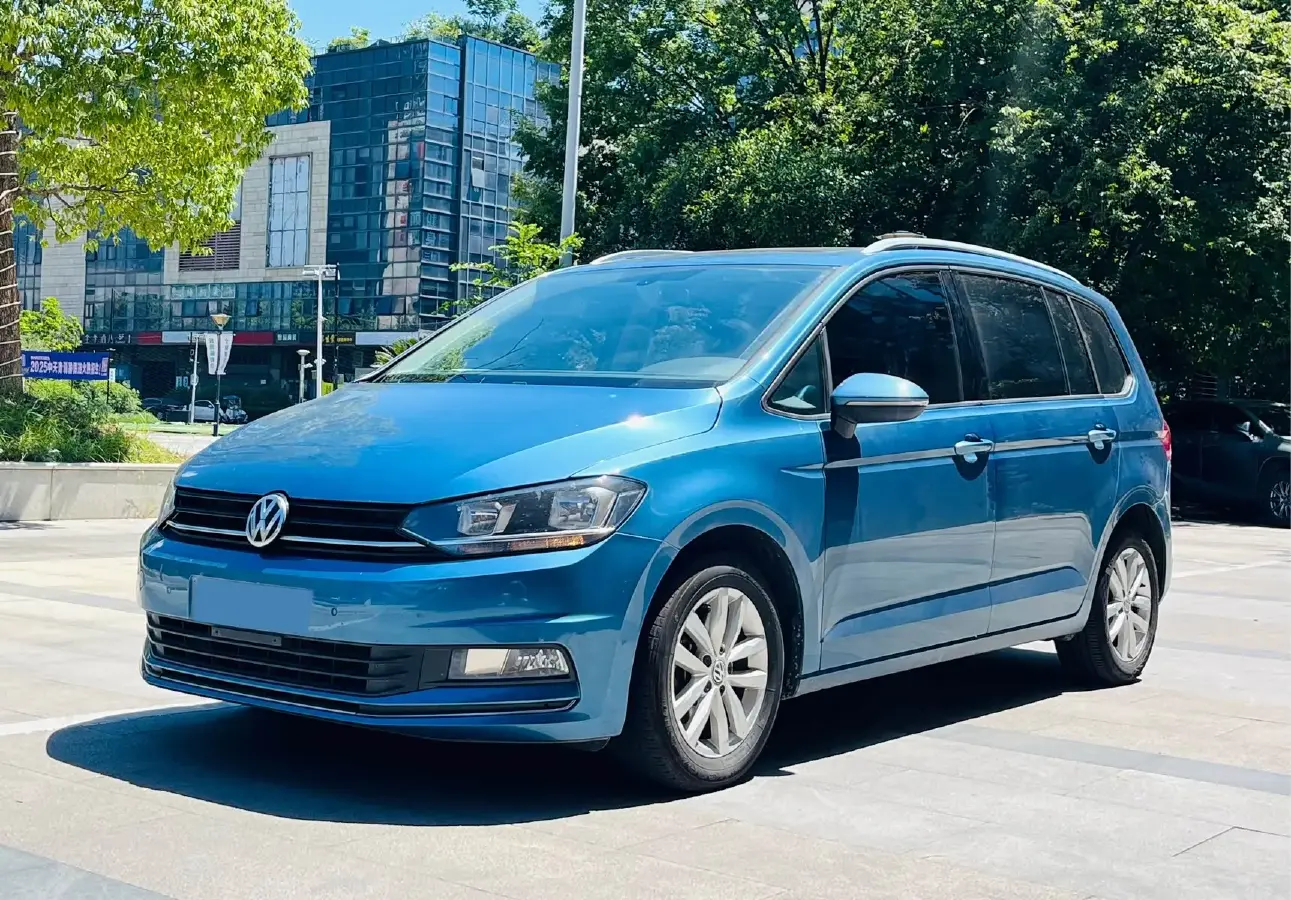 2018 Volkswagen Touran 1.4T 150HP L4 7DCT