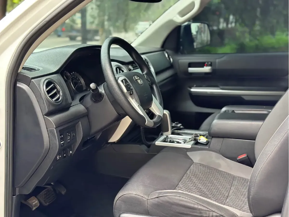 2014 Toyota Tundra 5.7L 386HP V8 6AT,autocango,china used car exporter,china ev exporter,chinese used car exporter,chinese used ev exporter