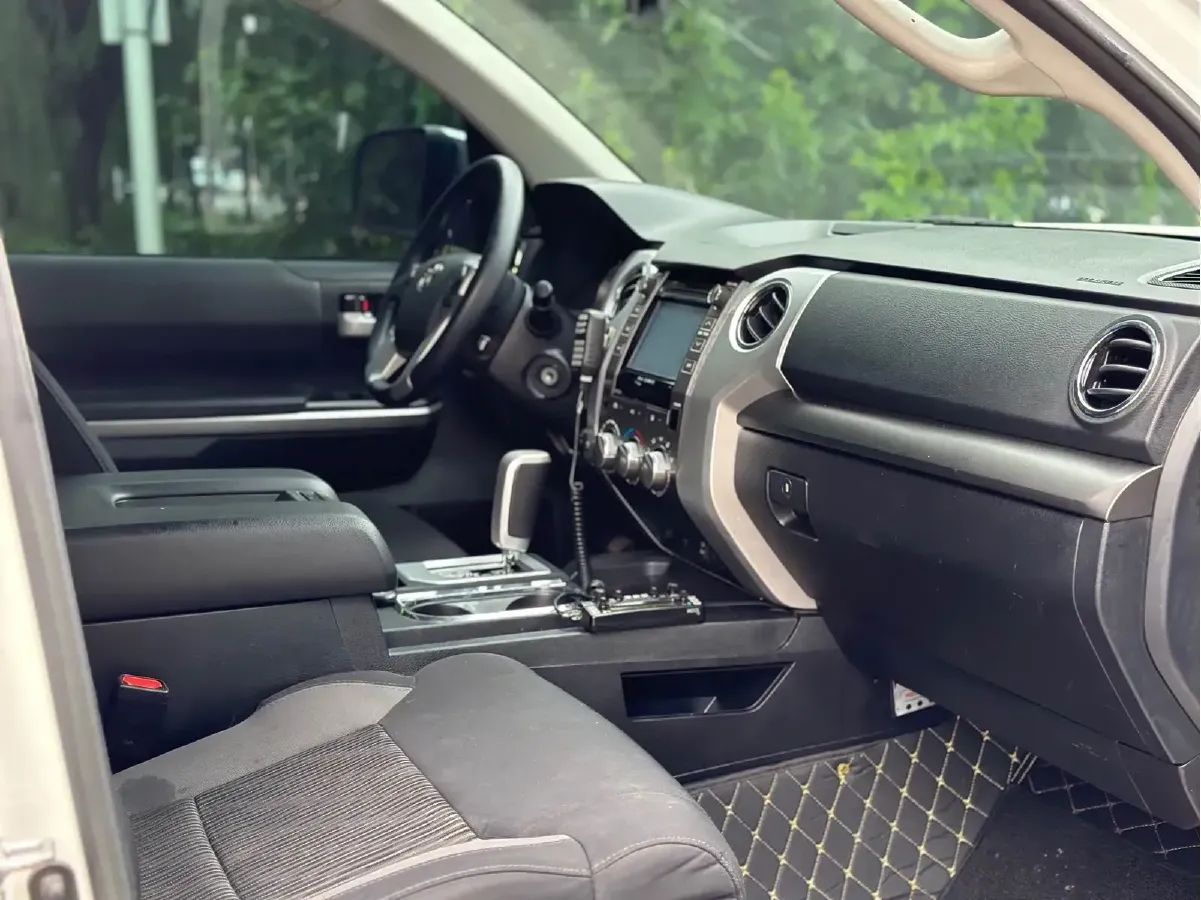 2014 Toyota Tundra 5.7L 386HP V8 6AT,autocango,china used car exporter,china ev exporter,chinese used car exporter,chinese used ev exporter