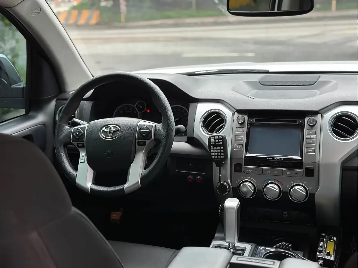 2014 Toyota Tundra 5.7L 386HP V8 6AT,autocango,china used car exporter,china ev exporter,chinese used car exporter,chinese used ev exporter