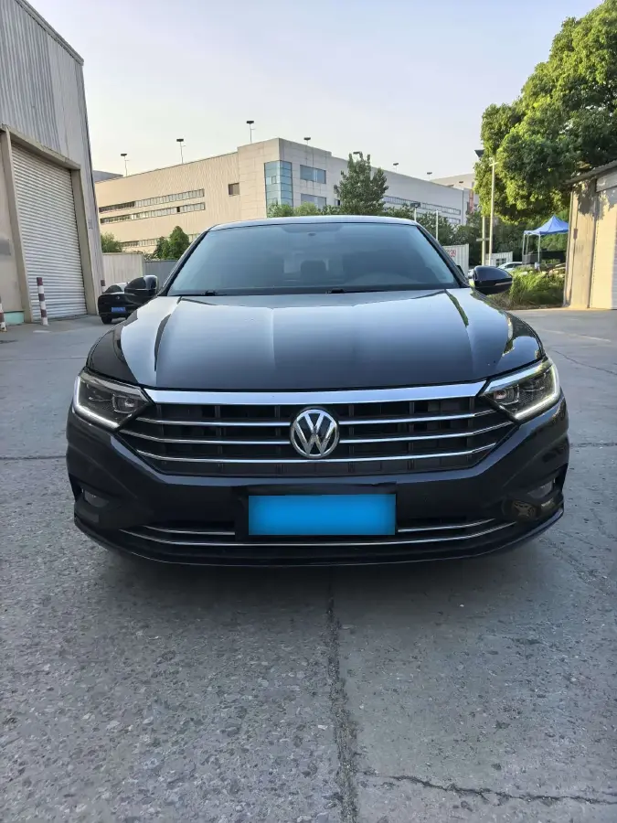 2019 Volkswagen Sagitar 1.2T 116HP L4 7DCT