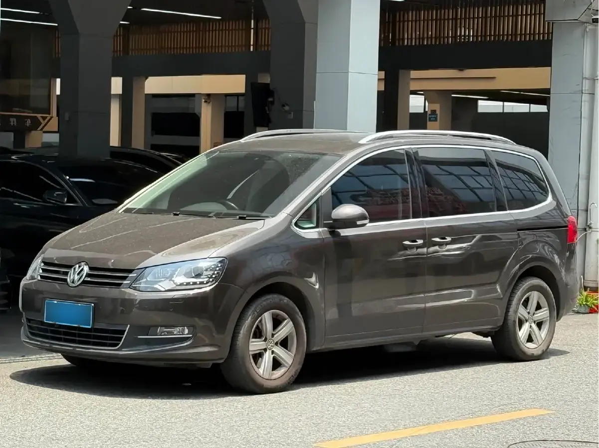 2014 Volkswagen Sharan 2.0T 200HP L4 6DCT