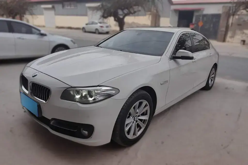 2013 BMW 5 Series 2.0T 184HP L4 8AT