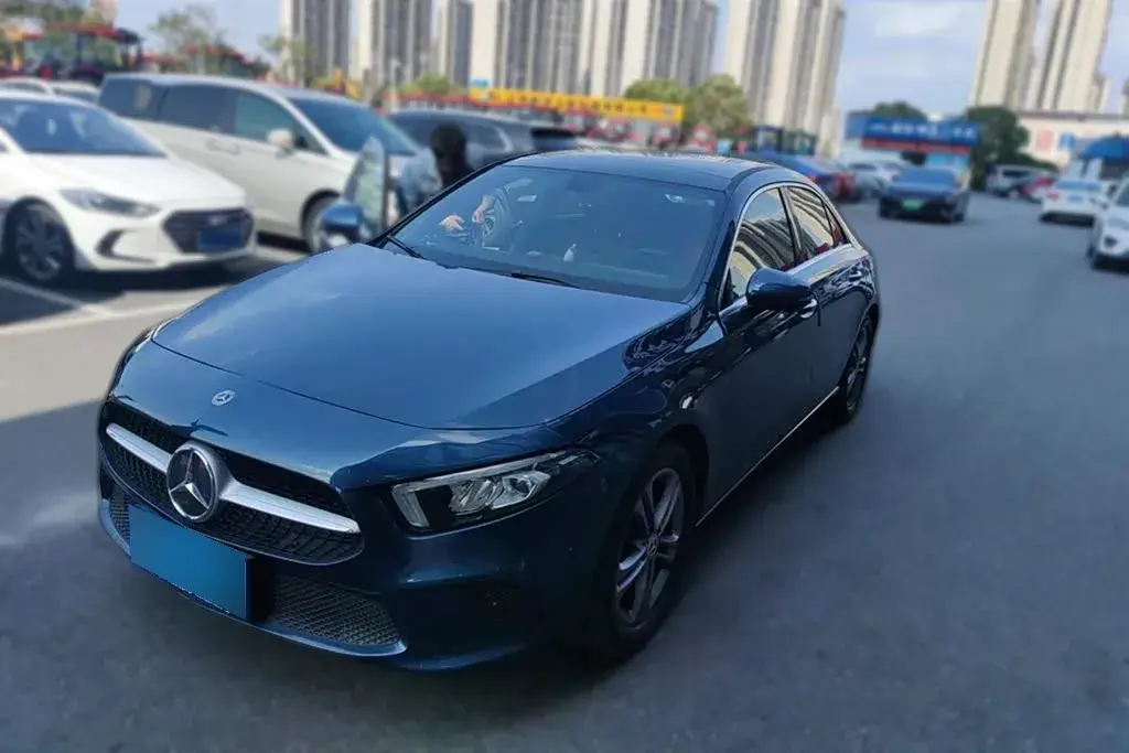 2019 Mercedes-Benz A Class 1.3T 163HP L4 7DCT