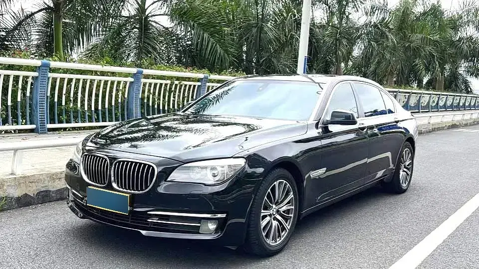 2011 BMW 7 Series 3.0L 258HP L6 6AT