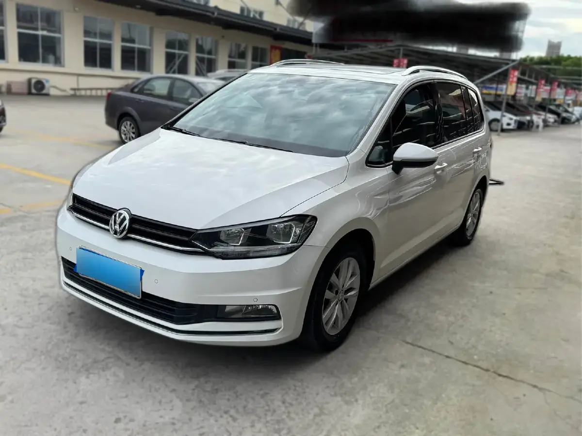 2018 Volkswagen Touran 1.4T 150HP L4 7DCT