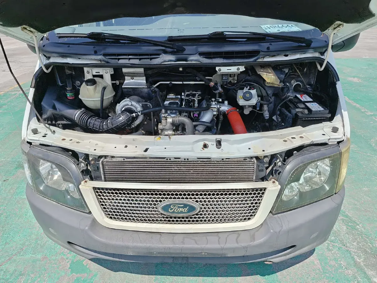 2013 Ford Classic Transit 2.8T 102HP L4 5MT,autocango,china used car exporter,china ev exporter,chinese used car exporter,chinese used ev exporter